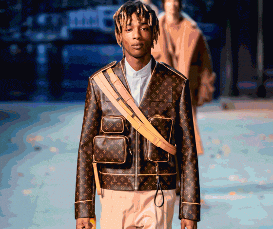 Жакет мечты, неоновые сумки и бриллиантовые перчатки на показе Louis Vuitton, посвященном Джексону