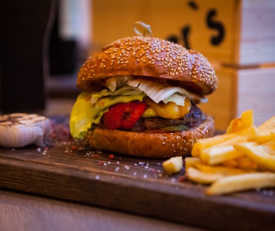 Ресторан дня: eatMeat. Ты должен попробовать эти бургеры!