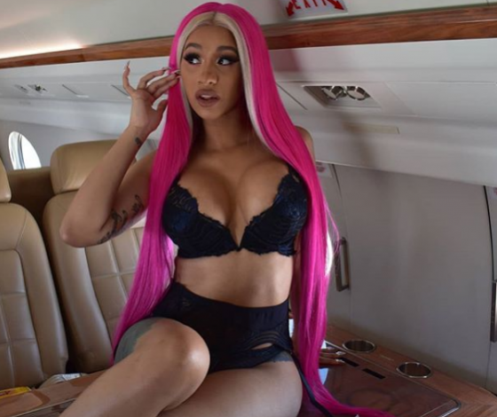 Даже неловко! Ну очень откровенное видео Карди Би