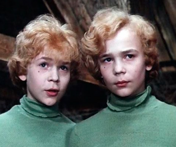 Как сейчас выглядят мальчики из «Приключений Электроника»?