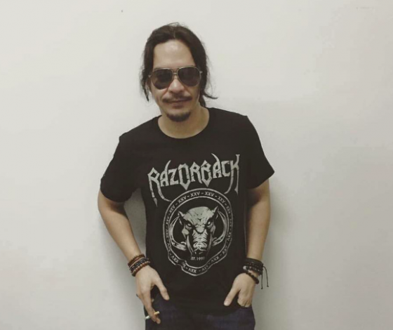 Барабанщик Razorback покончил с собой в прямом эфире!