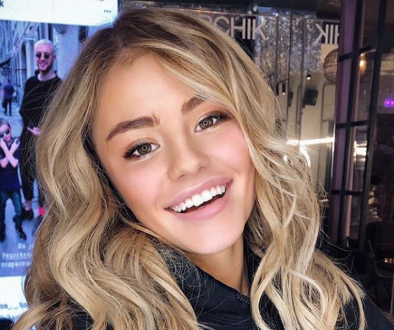 Идеальная классика! Где купить купальник как у Лели Барановой?