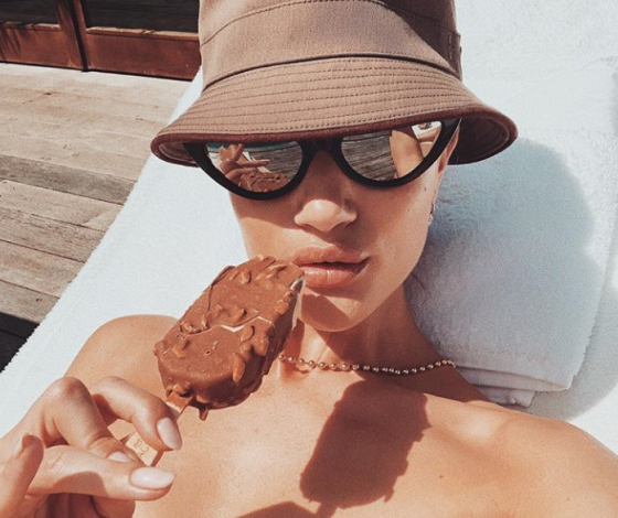 Идеальный пресс! Новое фото Роузи Хантингтон-Уайтли