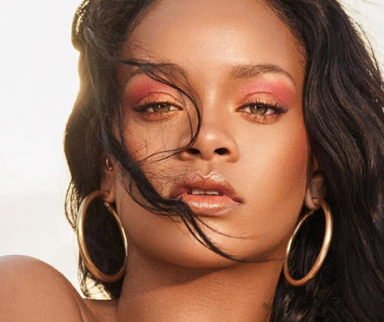 Ко Дню святого Валентина: Рианна выпустила очень сексуальную коллекцию белья