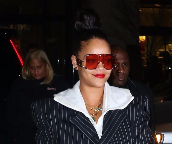 Помогите нам это развидеть! Модный провал Рианны