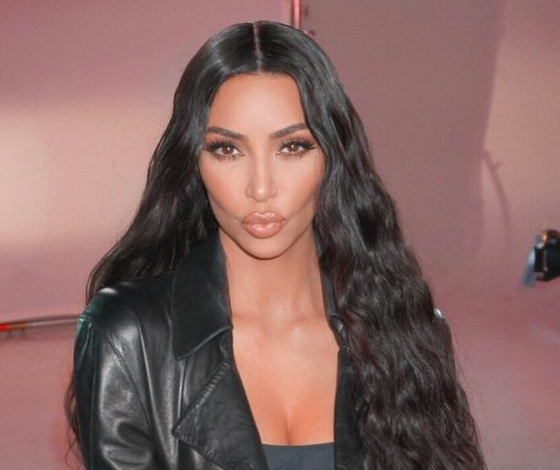 Total black: новый выход Ким Кардашьян!