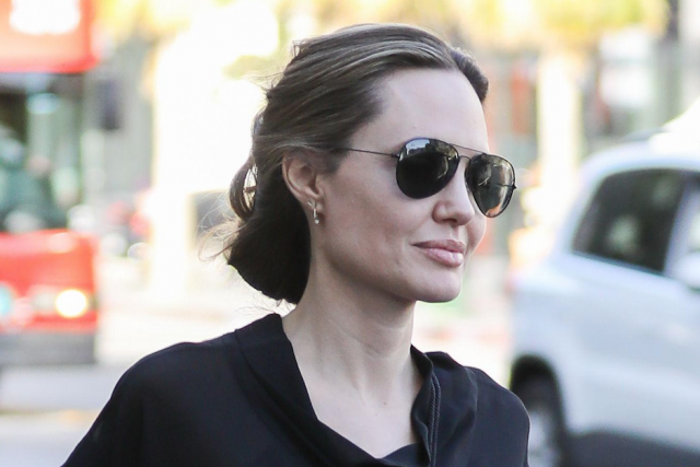 Почему Анджелина Джоли не считает себя красивой: мы в этом виноваты!