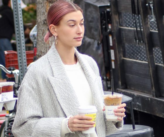 На стиле: как окрасить волосы в розовый? Советы стилиста Хейли Болдуин