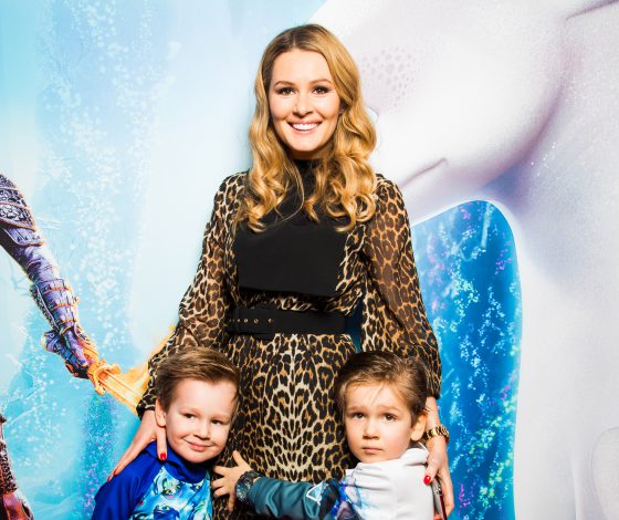 Дети Марии Кожевниковой, Зары, Юлии Барановской и других звезд вышли на подиум модного показа 