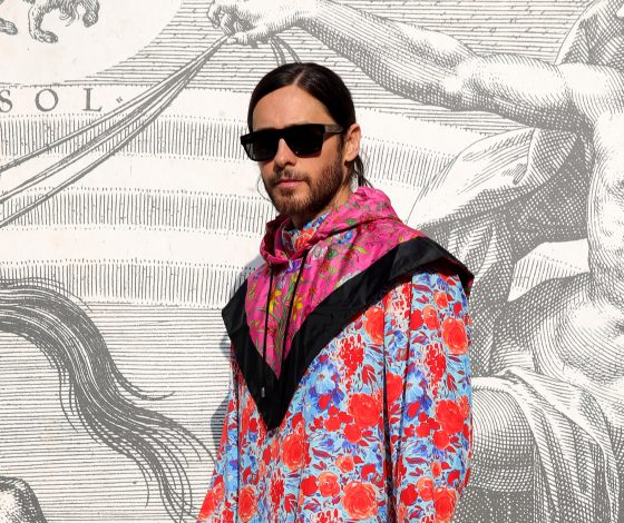 Джаред Лето, Сальма Хайек и Сирша Ронан на показе Gucci 