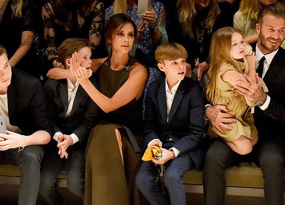 Идеальная семья! Дэвид Бекхэм с детьми поддержали Вики на Неделе моды