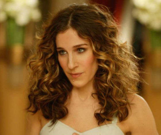 С окончания «Секса в большом городе» прошло 15 лет: вспоминаем самые классные образы Кэрри