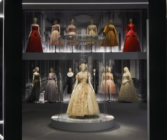 Dior устроили выставку в Лондоне, и это самое красивое, что ты увидишь сегодня