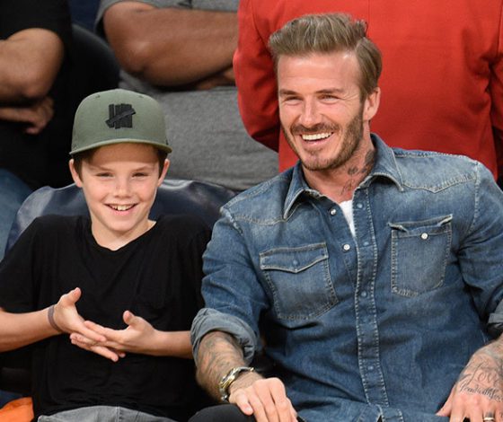 Семейный вечер! Дэвид Бекхэм на футбольном матче с сыном