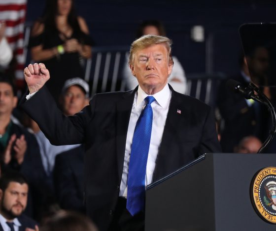 «Мне очень жаль»: Дональд Трамп поддержал Меган Маркл и принца Гарри