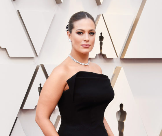 Беременная Эшли Грэм опубликовала голое фото