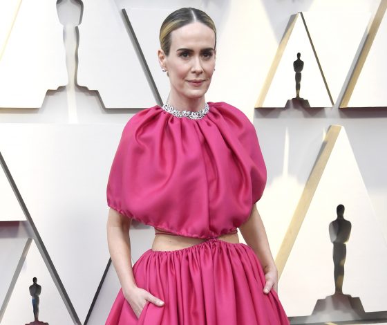 Сару Полсон заметили в слезах у дома Дайан Китон