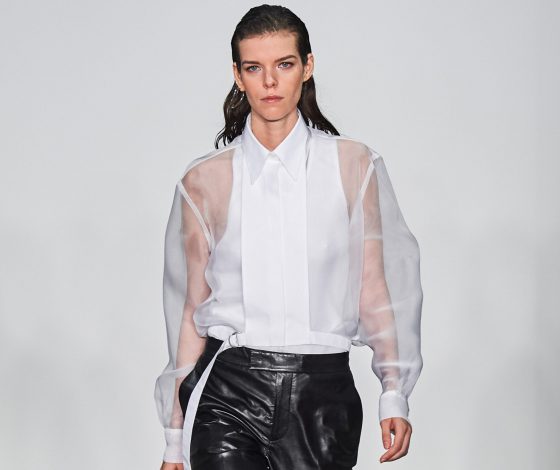 Черно-белая классика на показе Helmut Lang. Смотри здесь!