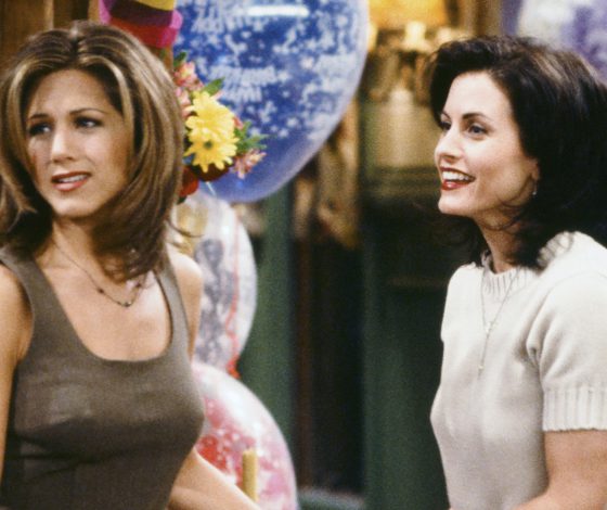 Скучаем по «Друзьям»: Дженнифер Энистон и Кортни Кокс отдыхают в Мексике