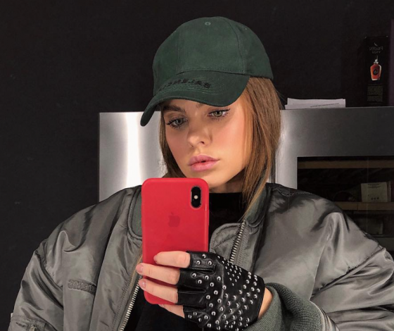 Сколько стоит: бомбер Даши Клюкиной