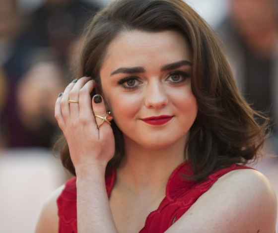 Вот это поворот! С кем встречается Арья Старк из «Игры престолов»?