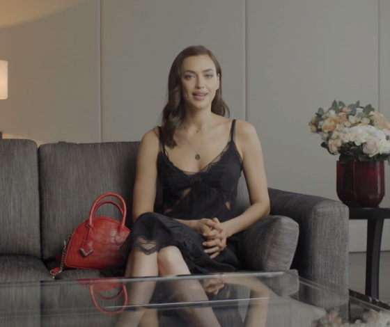 Что в сумке у Ирины Шейк?