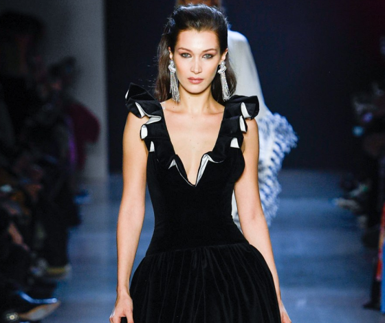 Белла Хадид, Эшли Грэм и Винни Харлоу на показе Prabal Gurung!