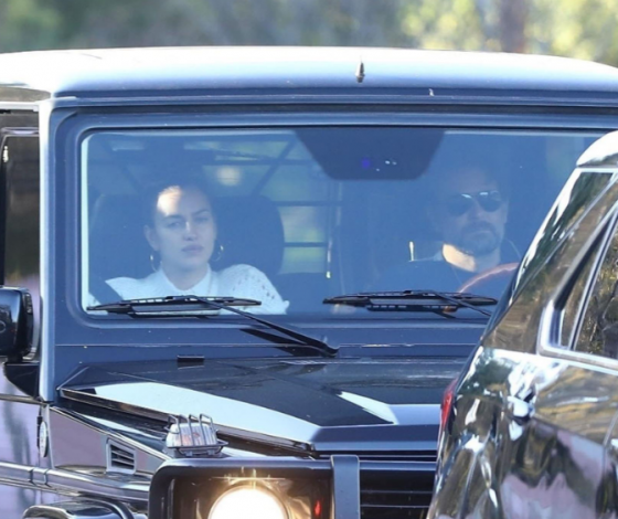 Что случилось? Недовольная Ирина Шейк в машине с Брэдли Купером