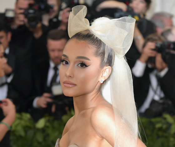 Ариана Гранде может заработать на своей неудачной татуировке 1,5 миллиона долларов!