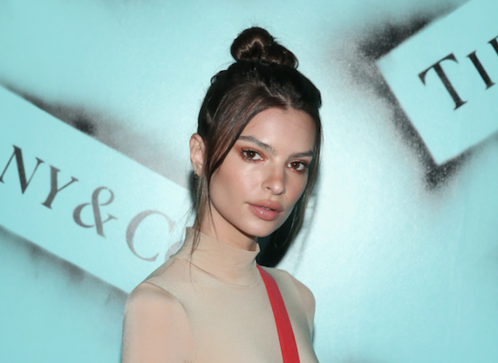 Эмили Ратаковски на ужине Tiffany & Co. Мы не ожидали увидеть на ней такое!