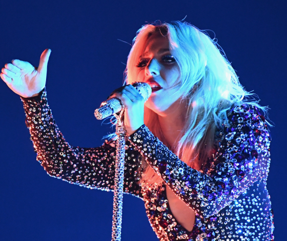 Это очень смешно: выступление Леди Гаги на «Грэмми» стало мемом!