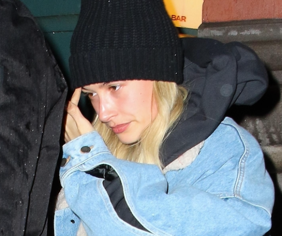 Новый выход Хейли Бибер. Что с ней не так?