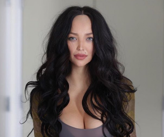 Жена Александра Цекало выложила фото в купальнике