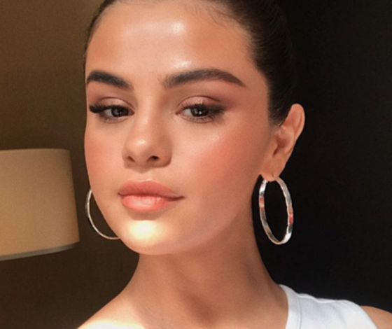 Отлично выглядит! Новый выход Селены Гомес