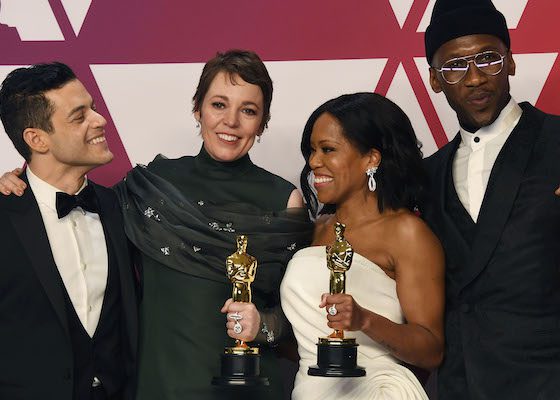 Конфеты и щетки для унитаза: что подарили номинантам на премию «Оскар»?