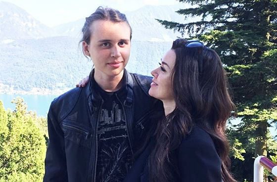 Сын Анастасии Заворотнюк взял фамилию отца