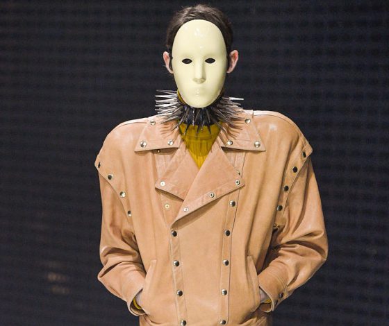 Неделя моды в Милане: маски, шипы, золотые уши и весь показ Gucci здесь!