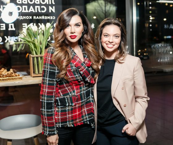 Анна Седокова и Регина Бурд рассказали, почему не считают себя плохими мамами, как относятся к хейтерам и как полюбить себя