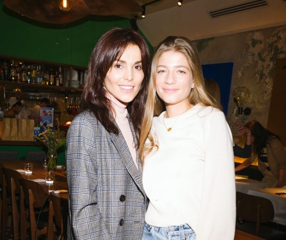 Саша Новикова и Сати Казанова представили благотворительные завтраки в Avocado Queen