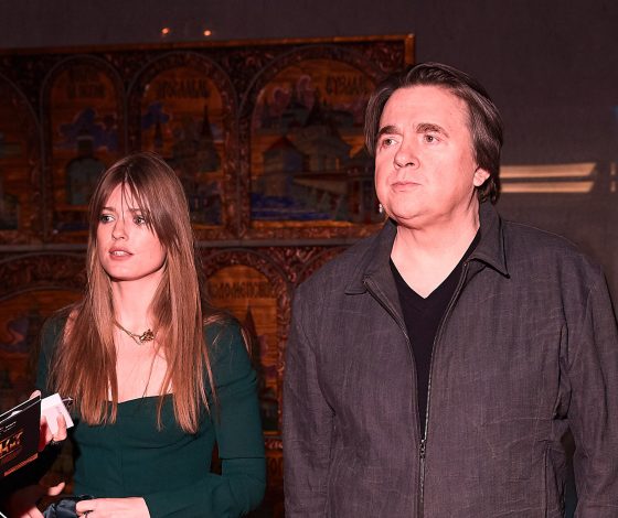 Жену Эрнста Софью засыпали гвоздями вместо снега