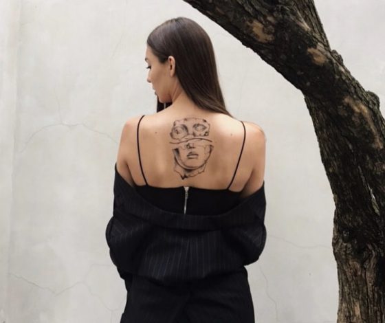 Очень сексуально: топ крутых татуировок на спине