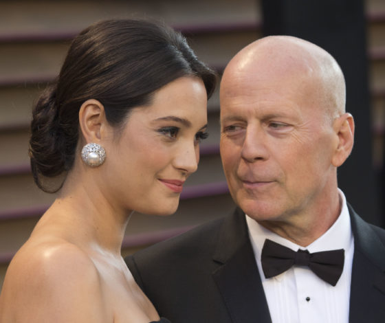 Высокие отношения!  Деми Мур пришла на годовщину Брюса Уиллиса