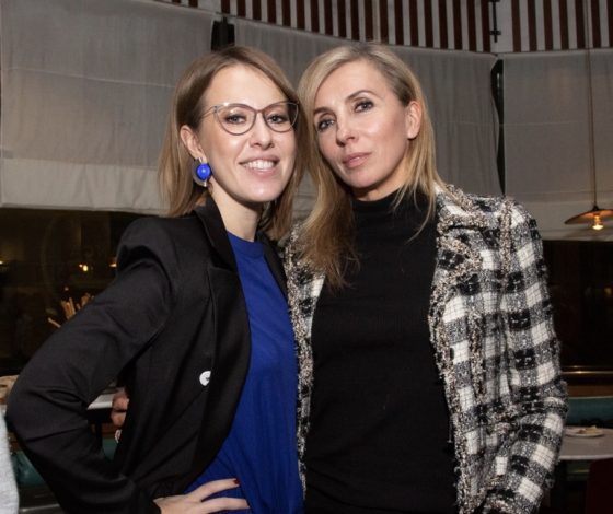 Ксения Собчак, Светлана Бондарчук и Людмила Нарусова поздравили Максима Виторгана с премьерой спектакля «В городе Лжедмитрове»