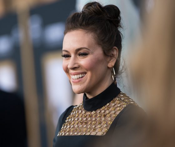 Соскучился по Фиби? Новая крутая комедия с Алиссой Милано