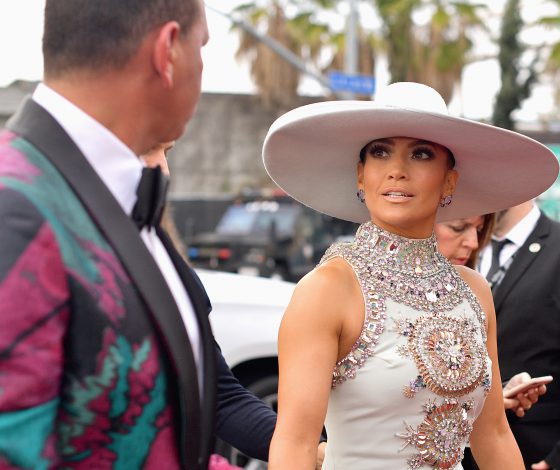 Пять помолвочных колец Дженнифер Лопес — голосуй, какое круче!