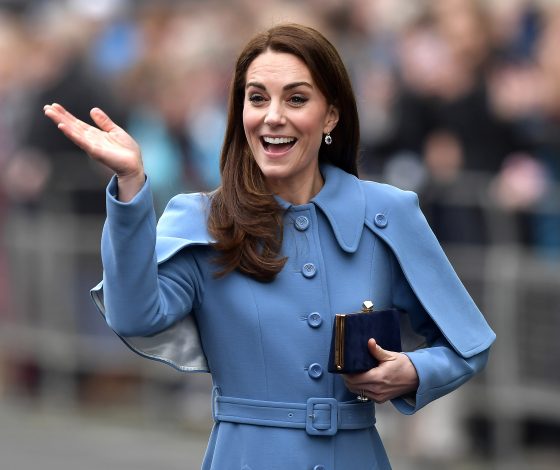 Это очень круто! С кем Кейт Миддлтон сравнили в Сети?