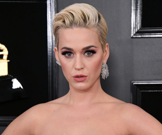 Горячая мама: Кэти Перри позирует в купальнике