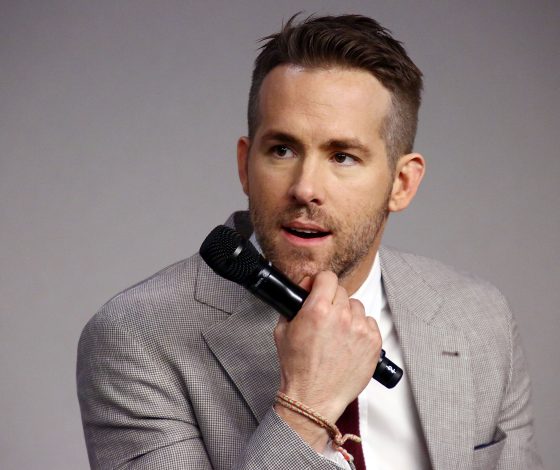 Цифра дня: Райан Рейнольдс предлагает 5 000 долларов за потерянного плюшевого медвежонка