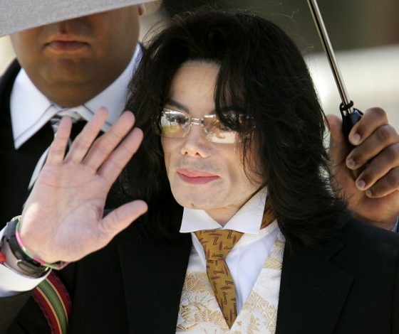 Крестная дочь Майкла Джексона заявила, что певец не виновен!