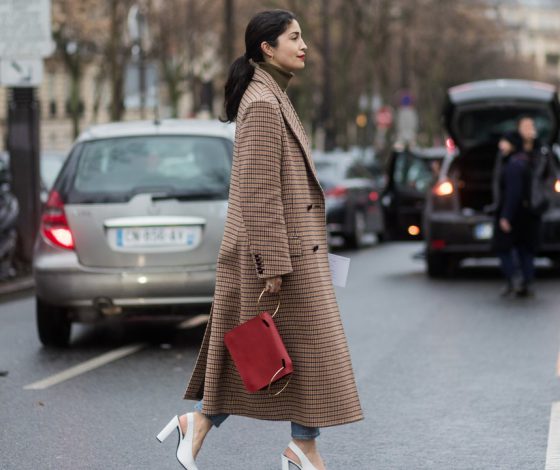 30 стильных тренчей и плащей на весну